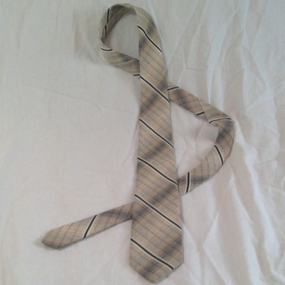 VTG Givenchy Gentlemen Paris Necktie Knit Blend Tan Plaid Geometric